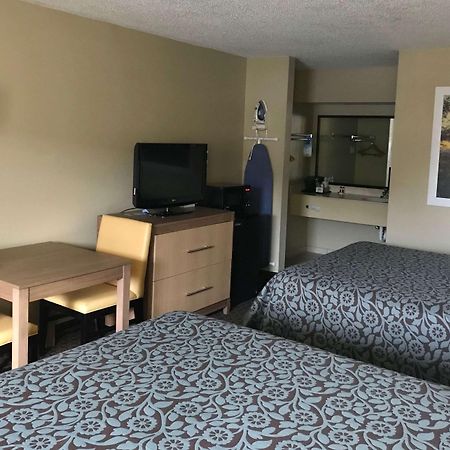 Days Inn By Wyndham Lexington-Columbia Extérieur photo