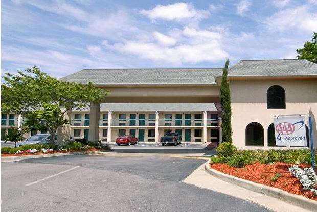 Days Inn By Wyndham Lexington-Columbia Extérieur photo