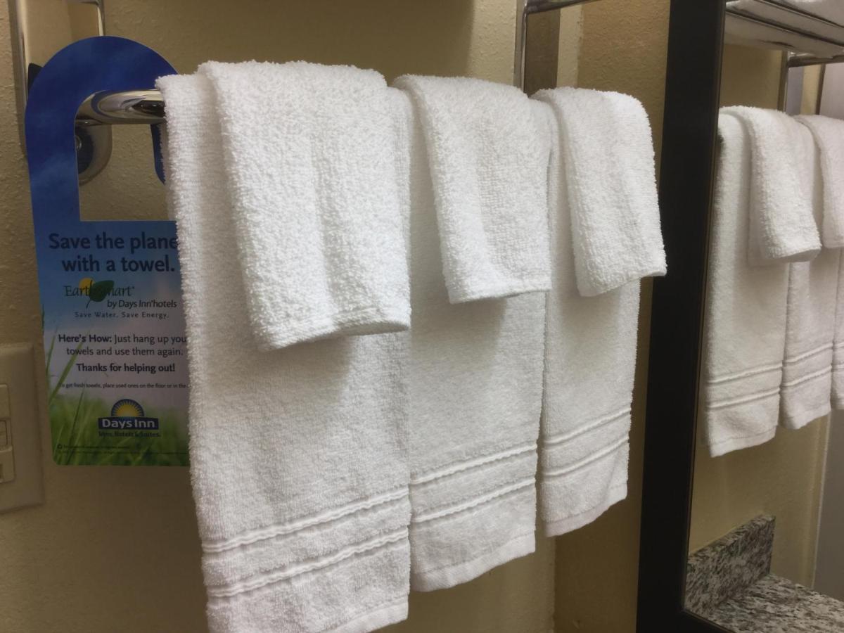 Days Inn By Wyndham Lexington-Columbia Extérieur photo